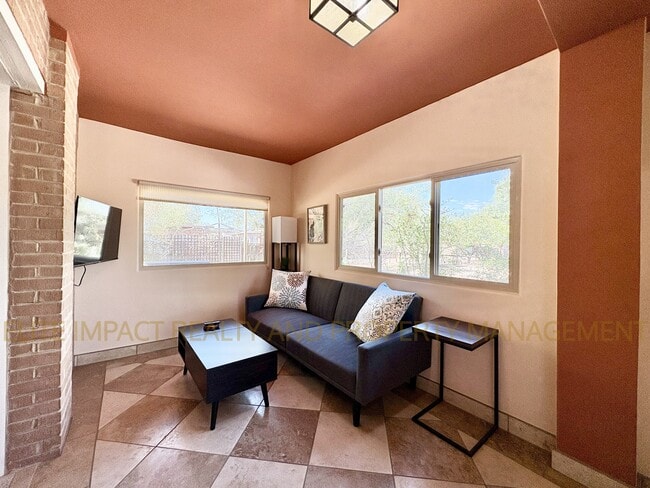 Building Photo - 2819 N Woodland Ave