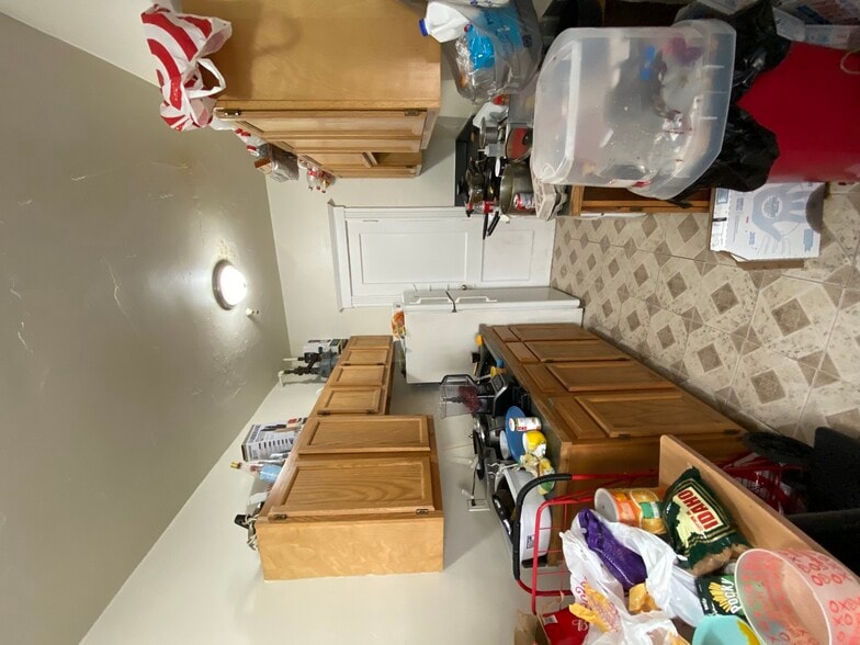 Building Photo - 231 Park Dr