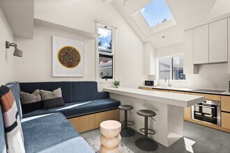 Building Photo - 211 W Main St