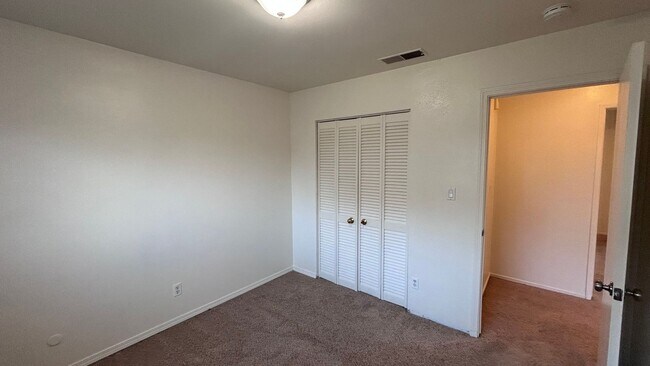 Building Photo - 2004 Robbie Ave