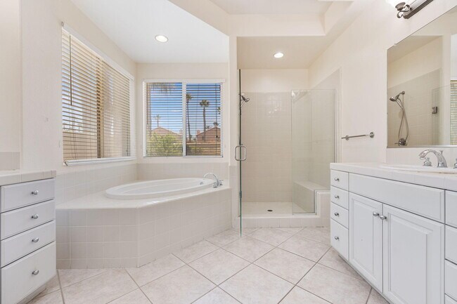 Building Photo - 145 Bellini Way