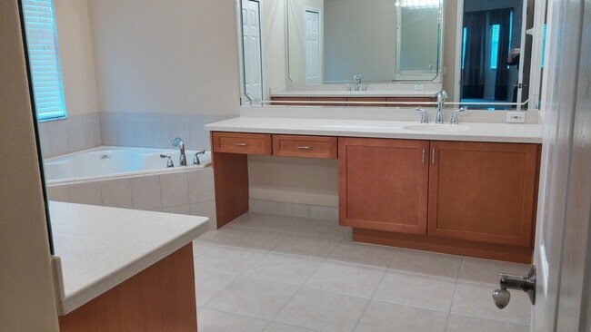 Building Photo - Elegant Home in Gated Regency Hills Community with Three Car Garage