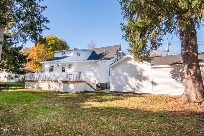 Building Photo - 4 Van Buren St