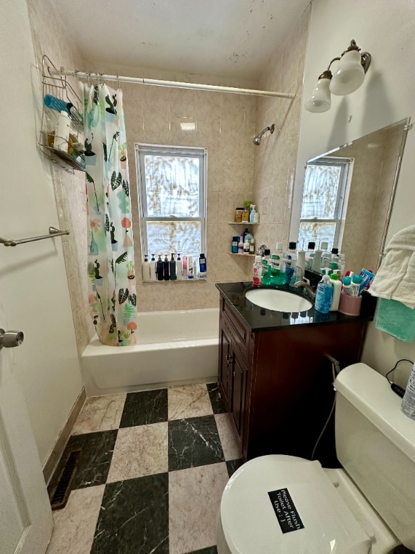 Building Photo - 30 Linden St