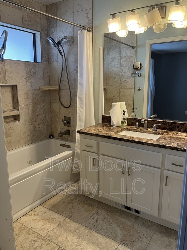Building Photo - 12509 Clarence Ct