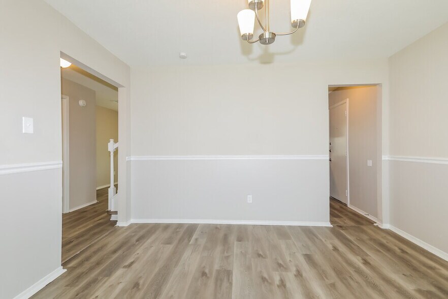 Building Photo - 17003 Spruce Run Dr