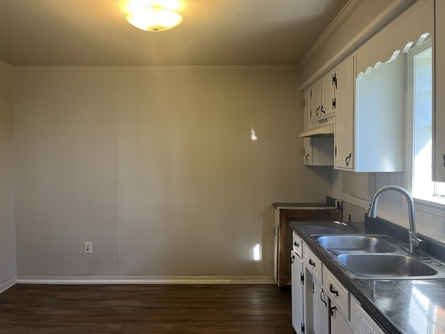 Building Photo - 1105 Edgewood Ave