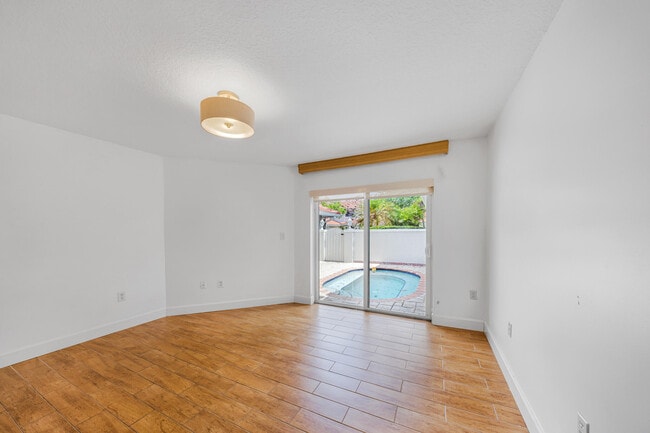 Building Photo - 4106 Carriage Dr