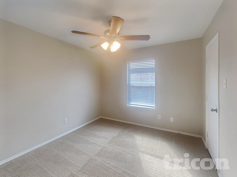 Building Photo - 932 Crowder Dr