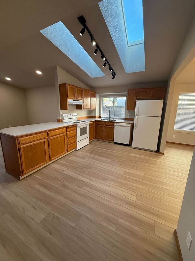 Building Photo - Newly Renovated 3B/2Ba Home in Quiet Neighborhood!