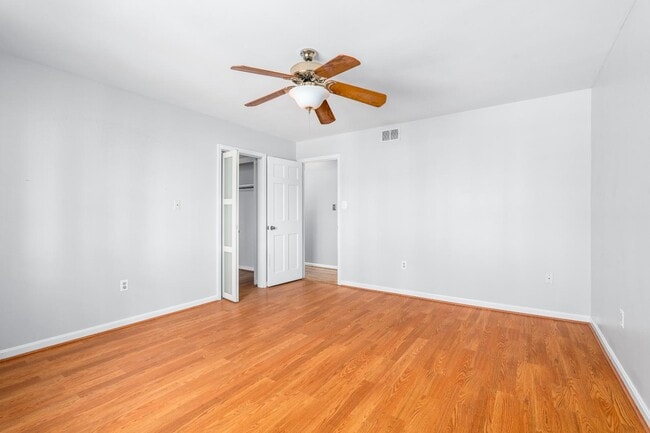 Building Photo - 5518 Woodlyn Rd