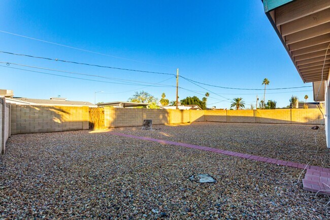 Building Photo - Scottsdale 3 bedroom long term rental