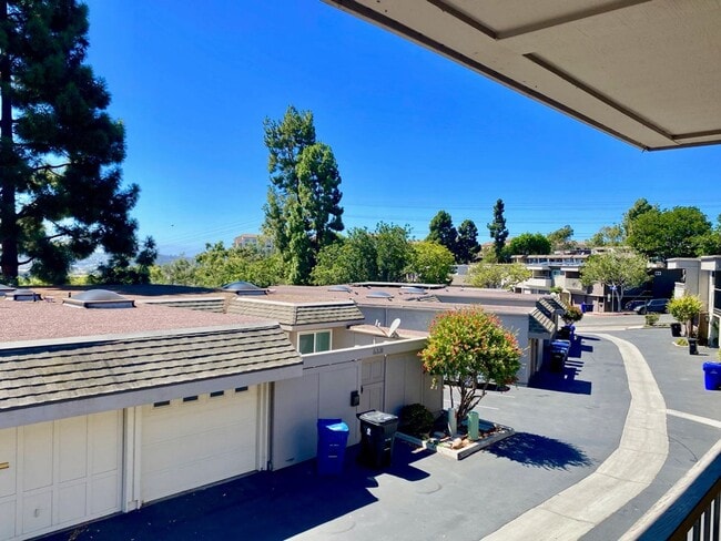 Building Photo - FOR RENT -  3 Bd/2 Ba 1,392 Sf In Friars Village Community, Townhome In San Diego Fashion Valley ...
