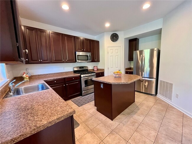 Building Photo - 69 Coneflower Dr