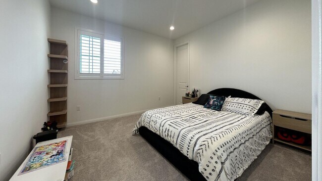 Building Photo - 25059 Sand Wedge Dr