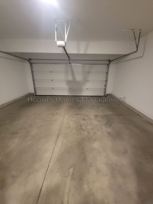 Building Photo - 5645 Brownstone Dr