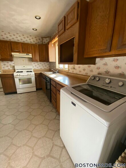 Building Photo - 62 Union St