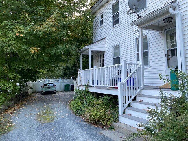 Building Photo - 19 Esty St