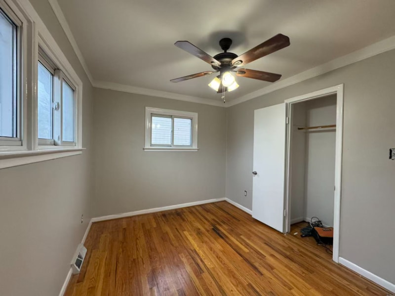 Building Photo - 1202 E George Ave