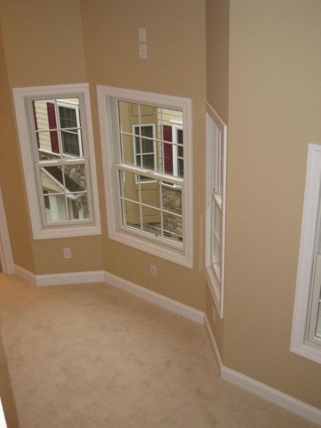 Building Photo - 330 Maple Ave