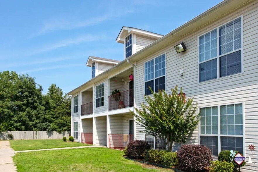 Building Photo - Village Square Apartment