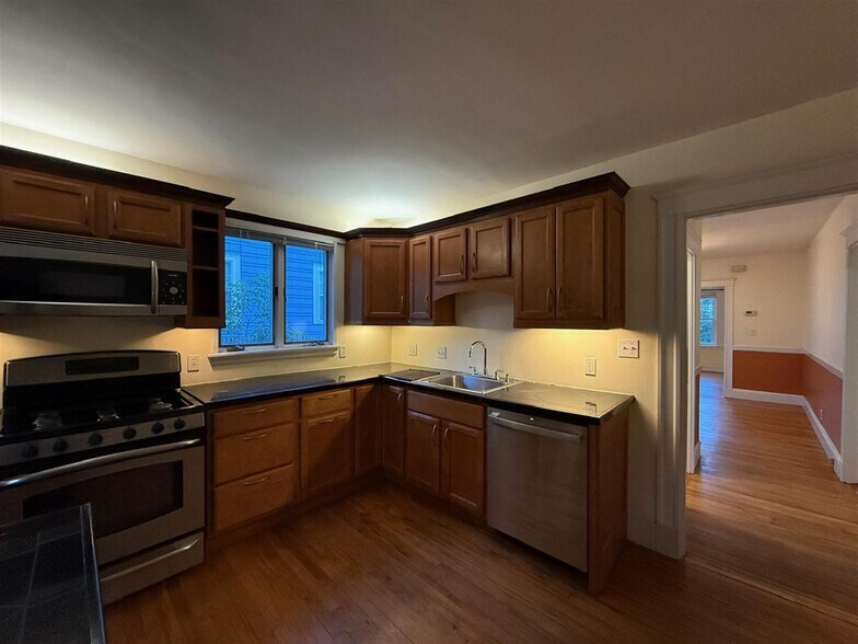 Building Photo - 67 Fairfax St