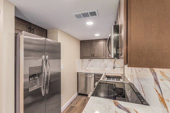 Building Photo - Ready for IMMEDIATE MOVE IN!