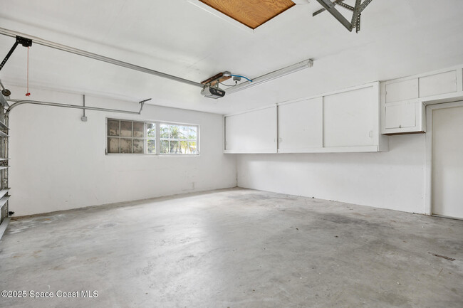 Building Photo - 382 Chester Dr