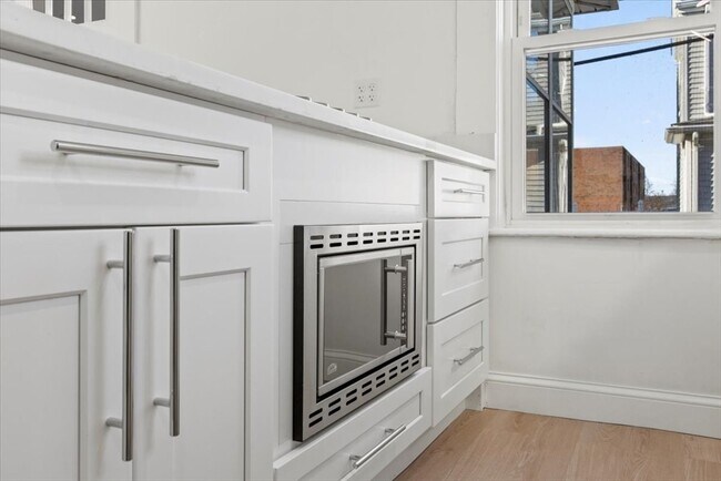 Building Photo - 14 Quirk Ct