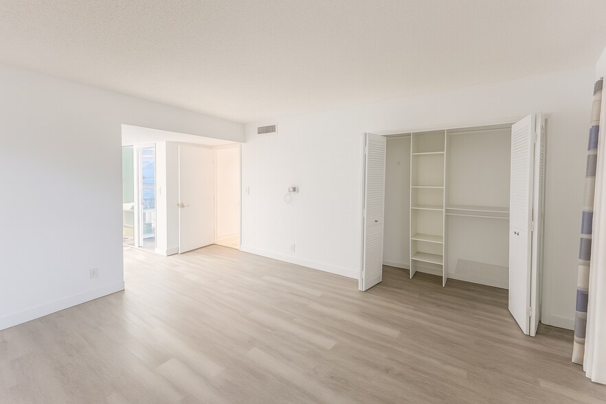 Bedroom #1 - Closets - 4030 W Palm Aire Dr