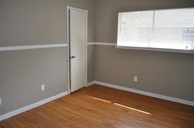 Building Photo - 22411 Merrymount Dr