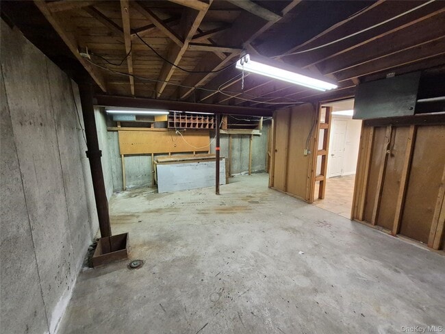 Building Photo - 907 1st St