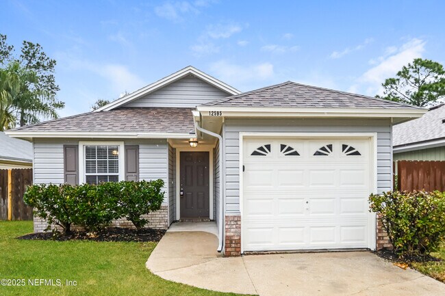 Primary Photo - 12595 Ashmore Green Dr N