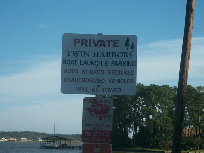 Building Photo - 174 E Sunset Dr