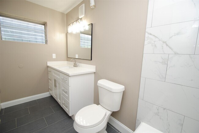 Building Photo - 2515 Yoakum Blvd