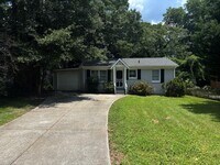 Building Photo - 2223 Dillard St