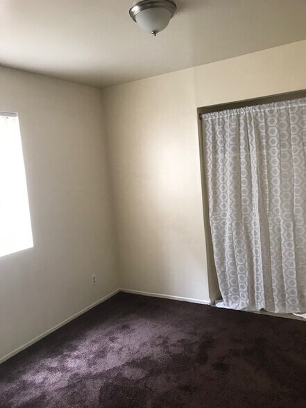 Primary Photo - 13929 Doty Ave