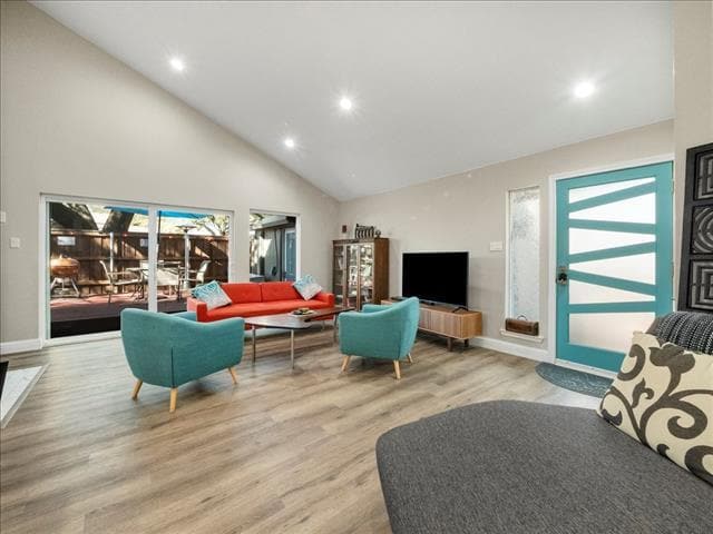 Building Photo - 9716 Highland View Dr