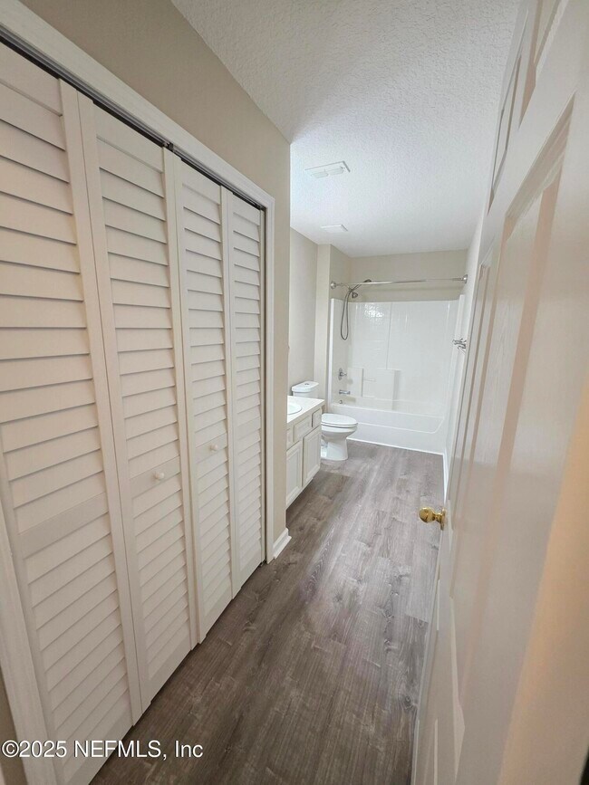 Building Photo - 440 S Aberdeenshire Dr