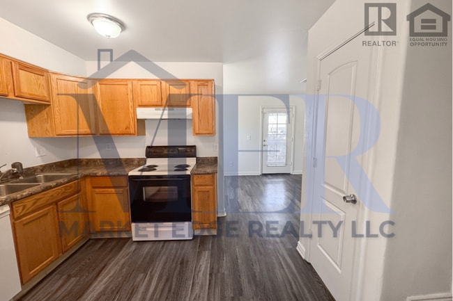 Building Photo - 3Bed/2.5Bath Townhouse at 24th St/Thomas! Ready for Immediate Move-In!