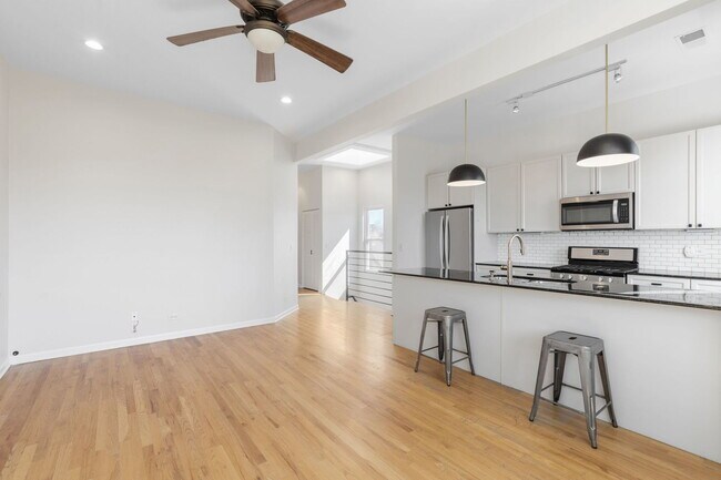 Building Photo - 1460 W Ohio St