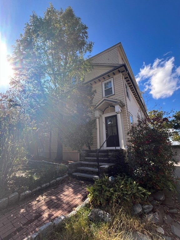 Building Photo - 65-67-67 St James Cir