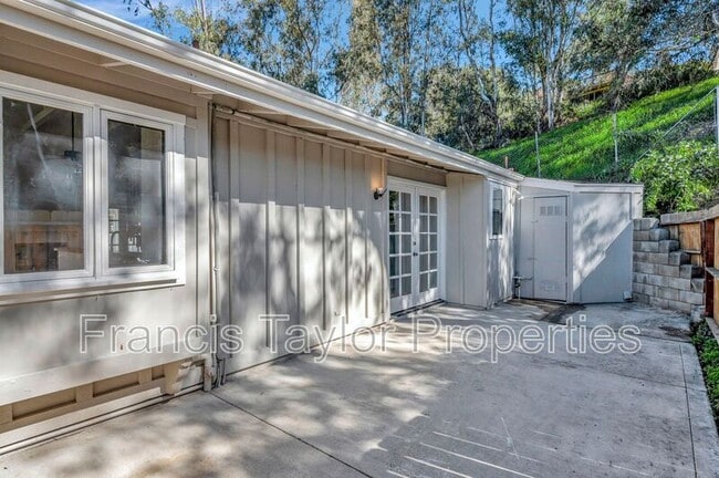 Building Photo - 1512 S Stage Coach Ln