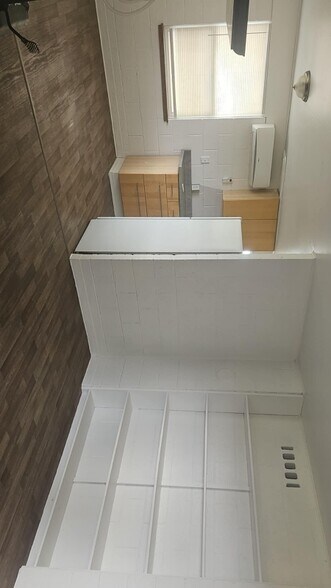 Building Photo - 231 Nass Rd