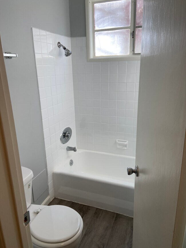 Building Photo - 12267 Magnolia Blvd