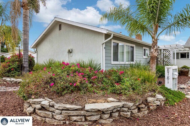 Building Photo - Serra Mesa 3 Bedroom Home with Private Yard & Oversized 2-Car Garage