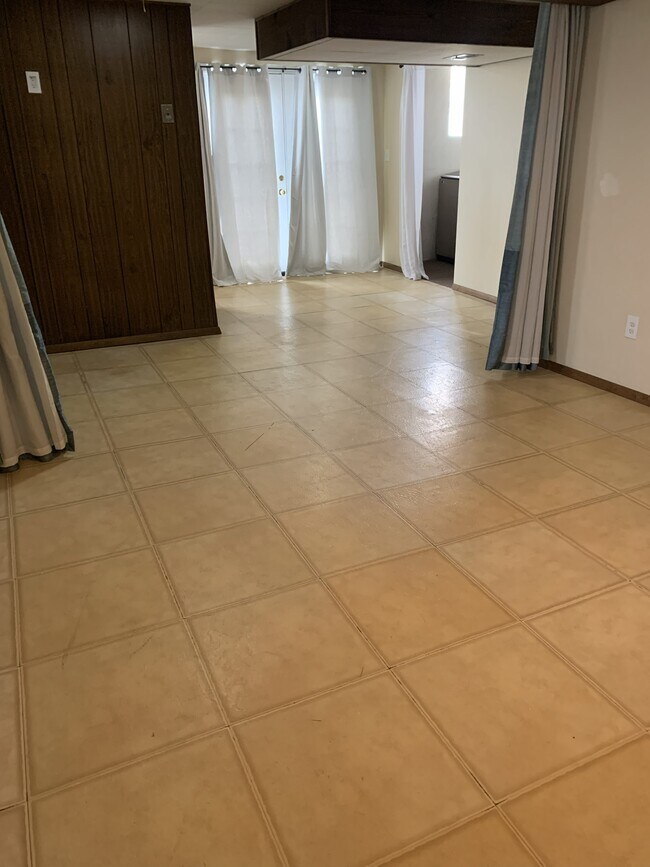 Building Photo - 5073 Grosse Pointe Ln