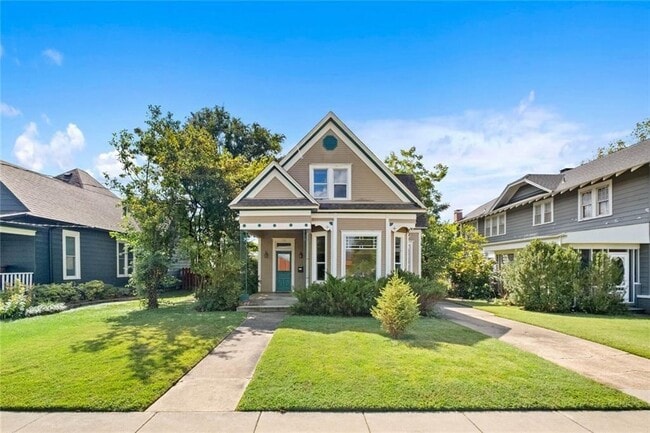 Primary Photo - 516 W Cypress St