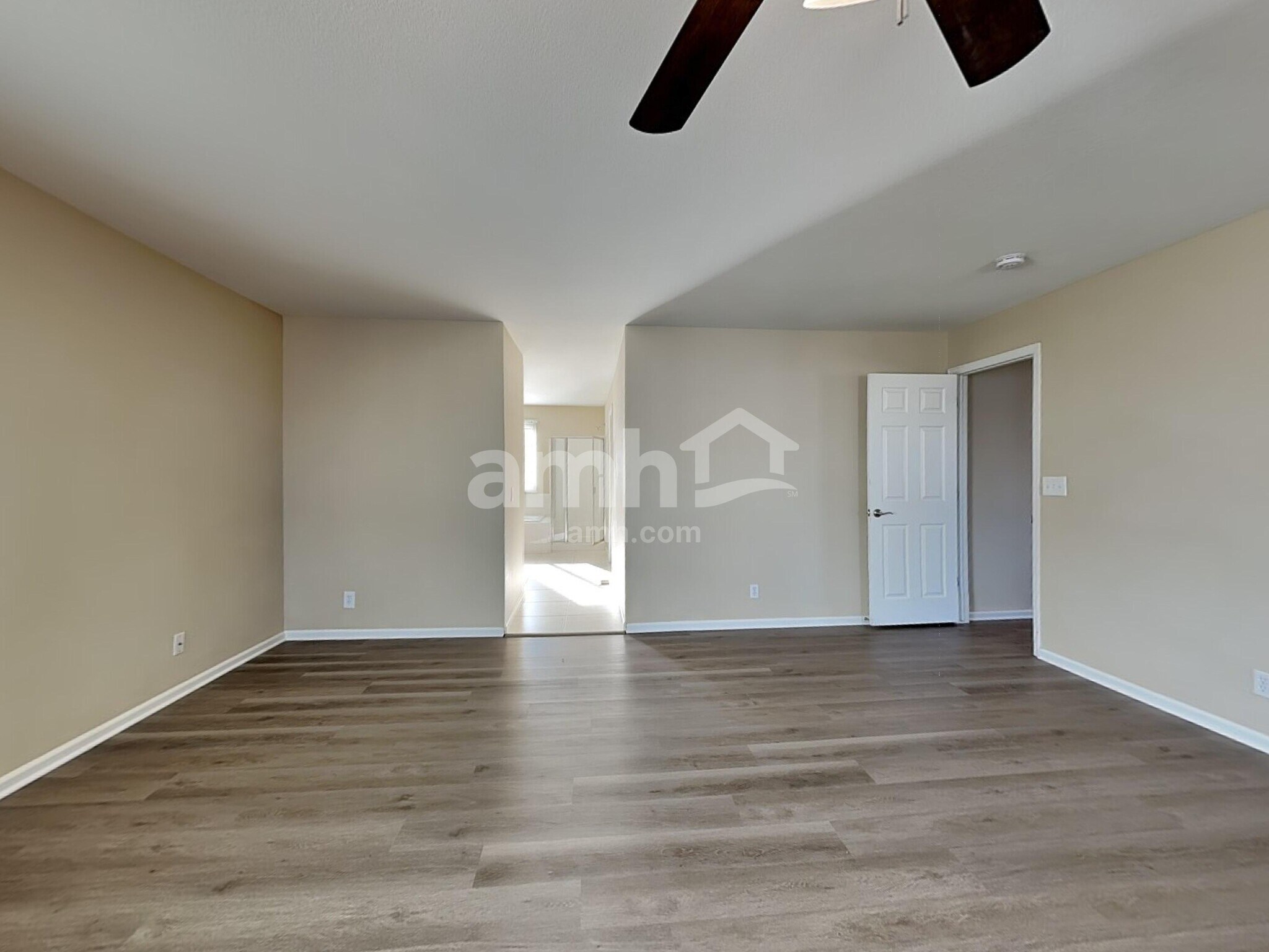 Building Photo - 3104 E 108th Dr