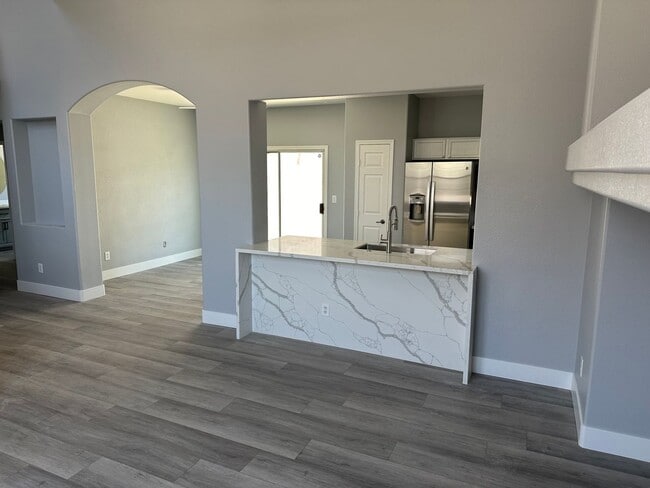 Building Photo - Newly Renovated 4 bedroom, 3 Bath with Pool